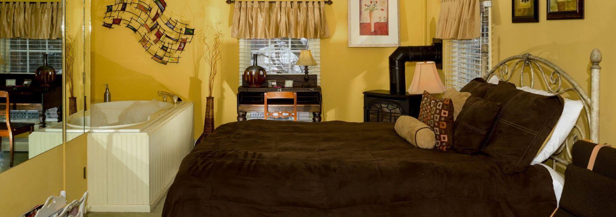 Munro House Bed&Breakfast Jonesville Exterior foto